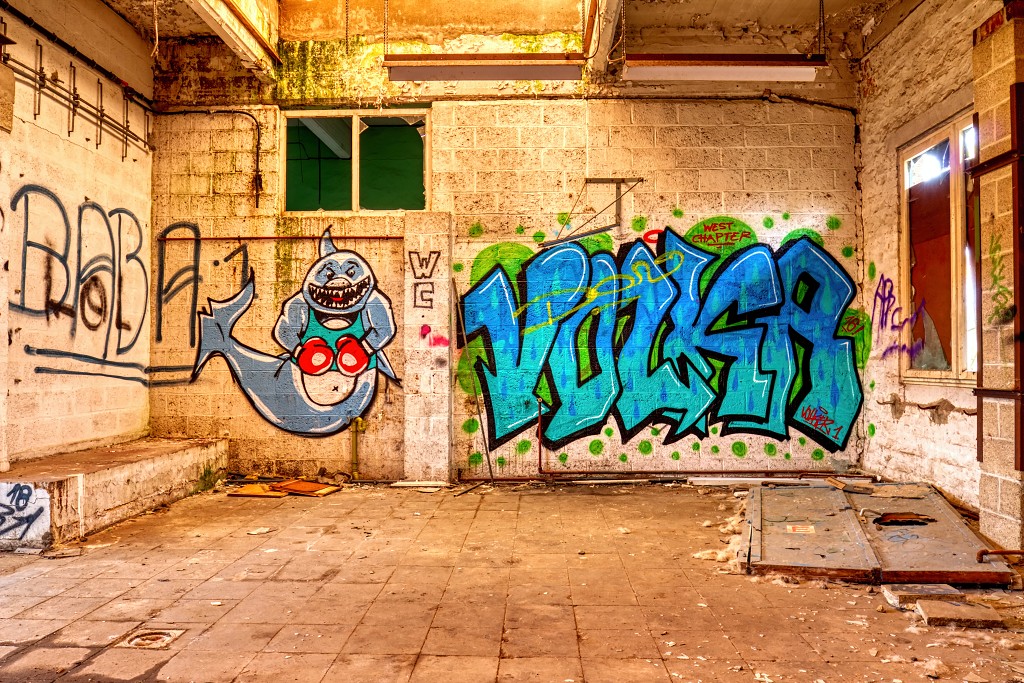 HDR gare montzen belgie belgique urbex decay verlaten station graffiti spoorweg trein train chemin de fer Junkyard abandoned abondonne trash